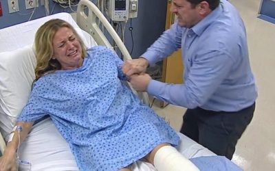 Mi esposo intentó arrastrarme de una cama de hospital después de mi accidente